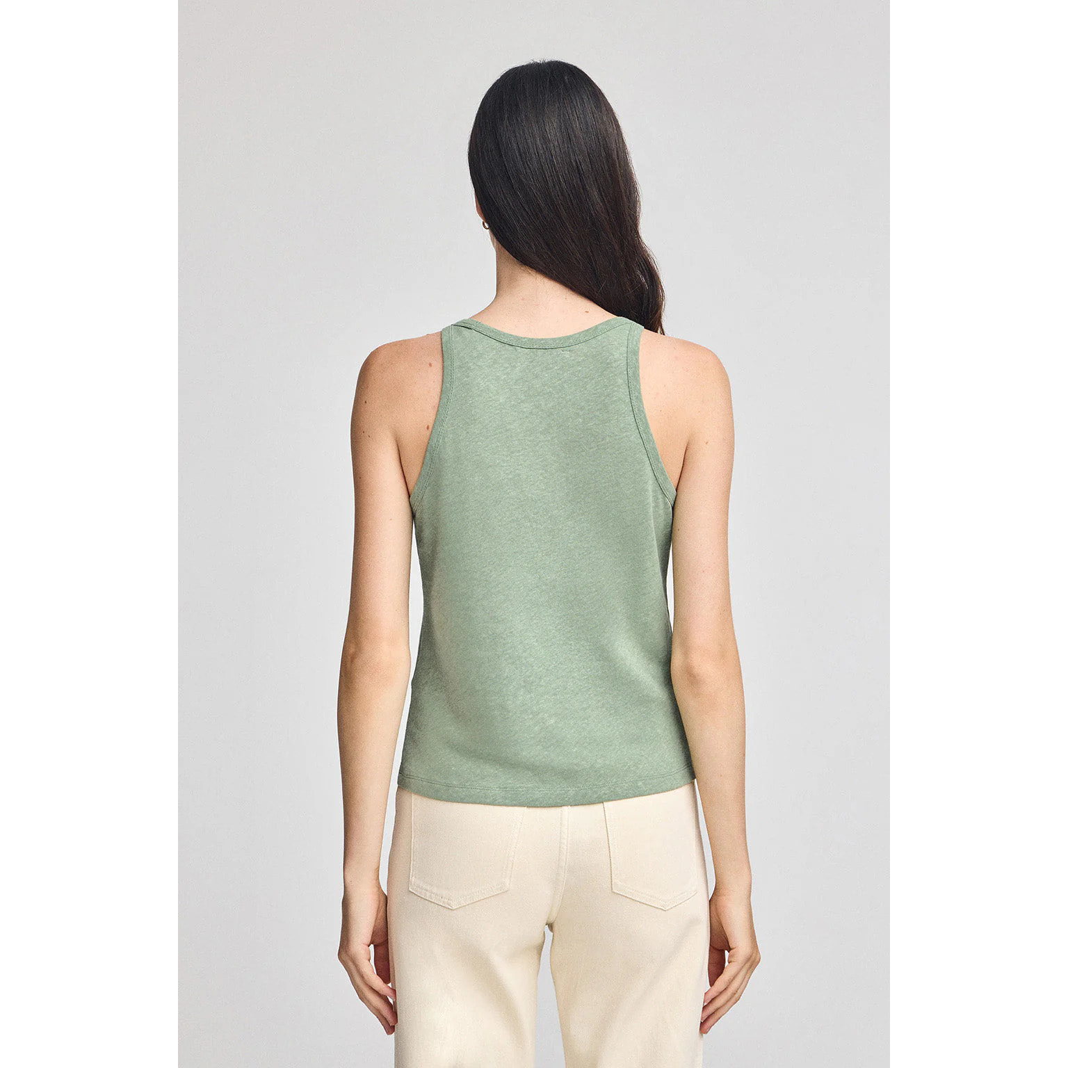 Maglietta verde giada in lino e cotone con monogramma ricamato