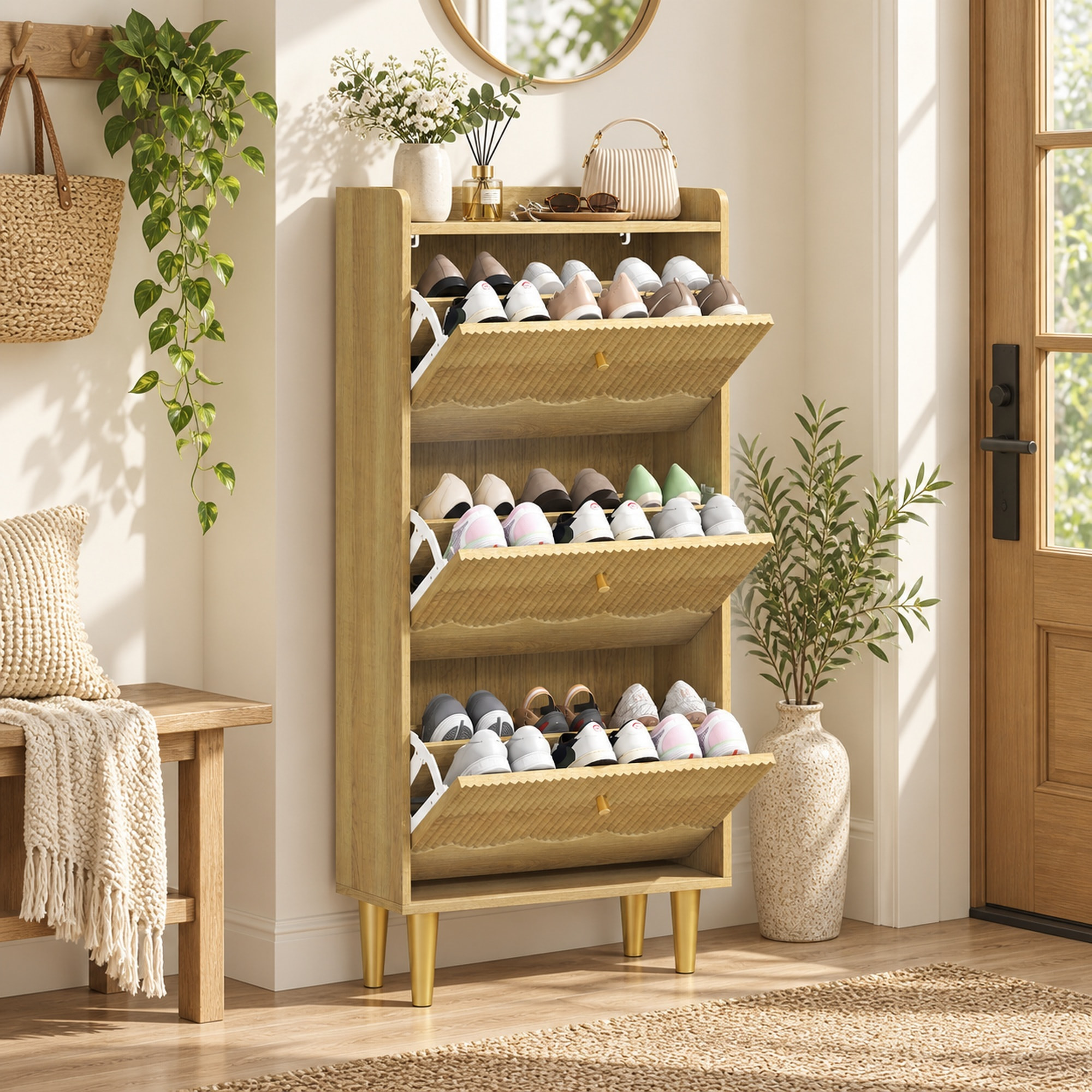 Meuble à chaussures style bohème chic 3 portes abattantes aspect bois clair sculpté
