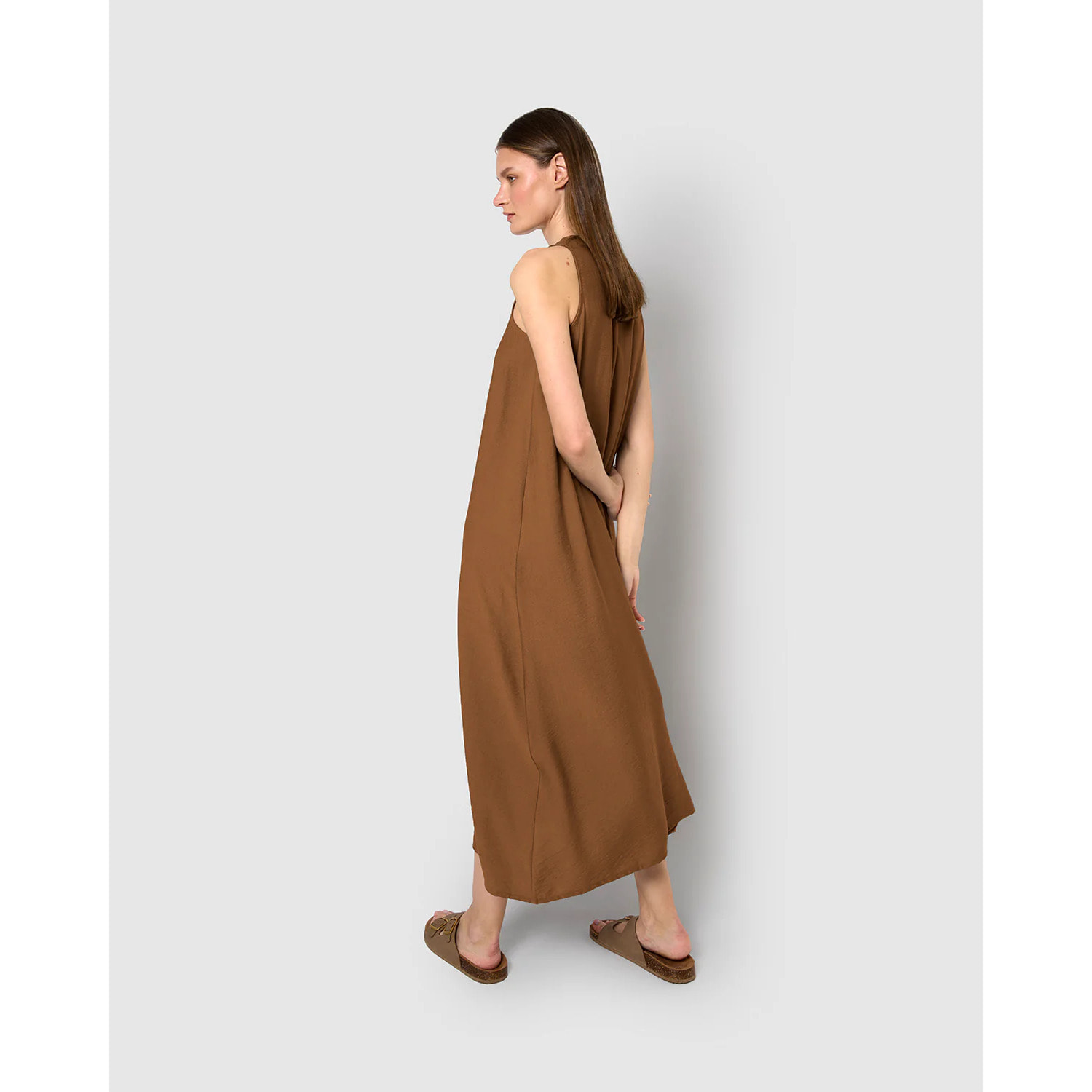 Vestido largo sin mangas fluido marrón
