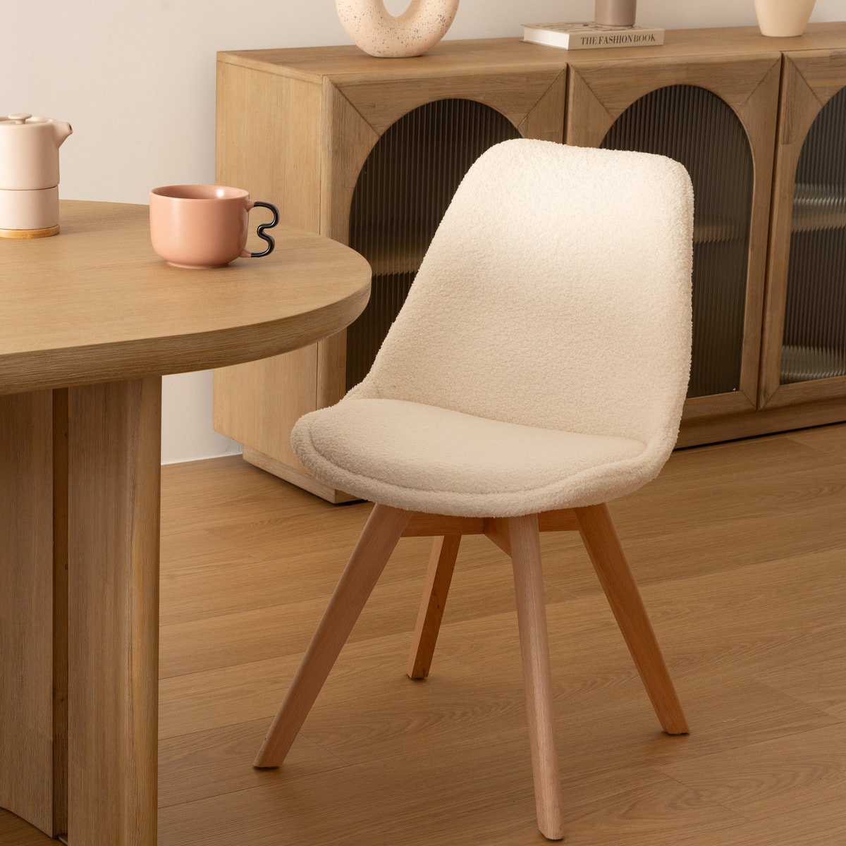 Chaise Baya pieds hêtre bouclette blanc