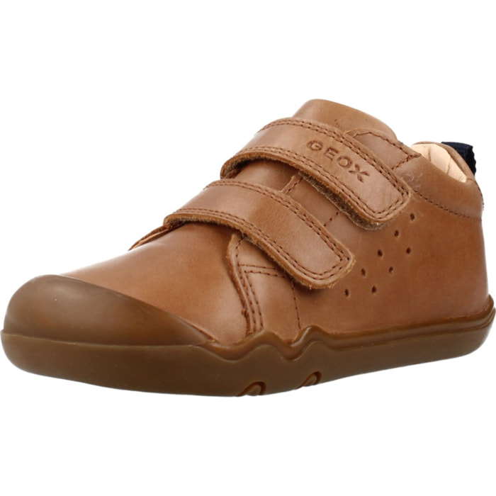 Respetuoso Niño de la marca GEOX  modelo B STEPPIEUP BOY MARRON