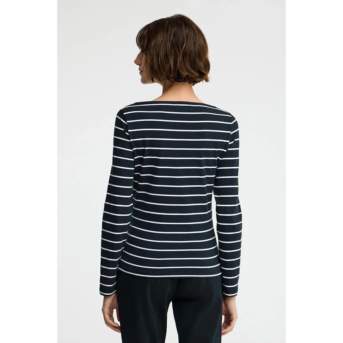 Maglietta a righe blu marino e bianco con collo a barca e logo Polo Club