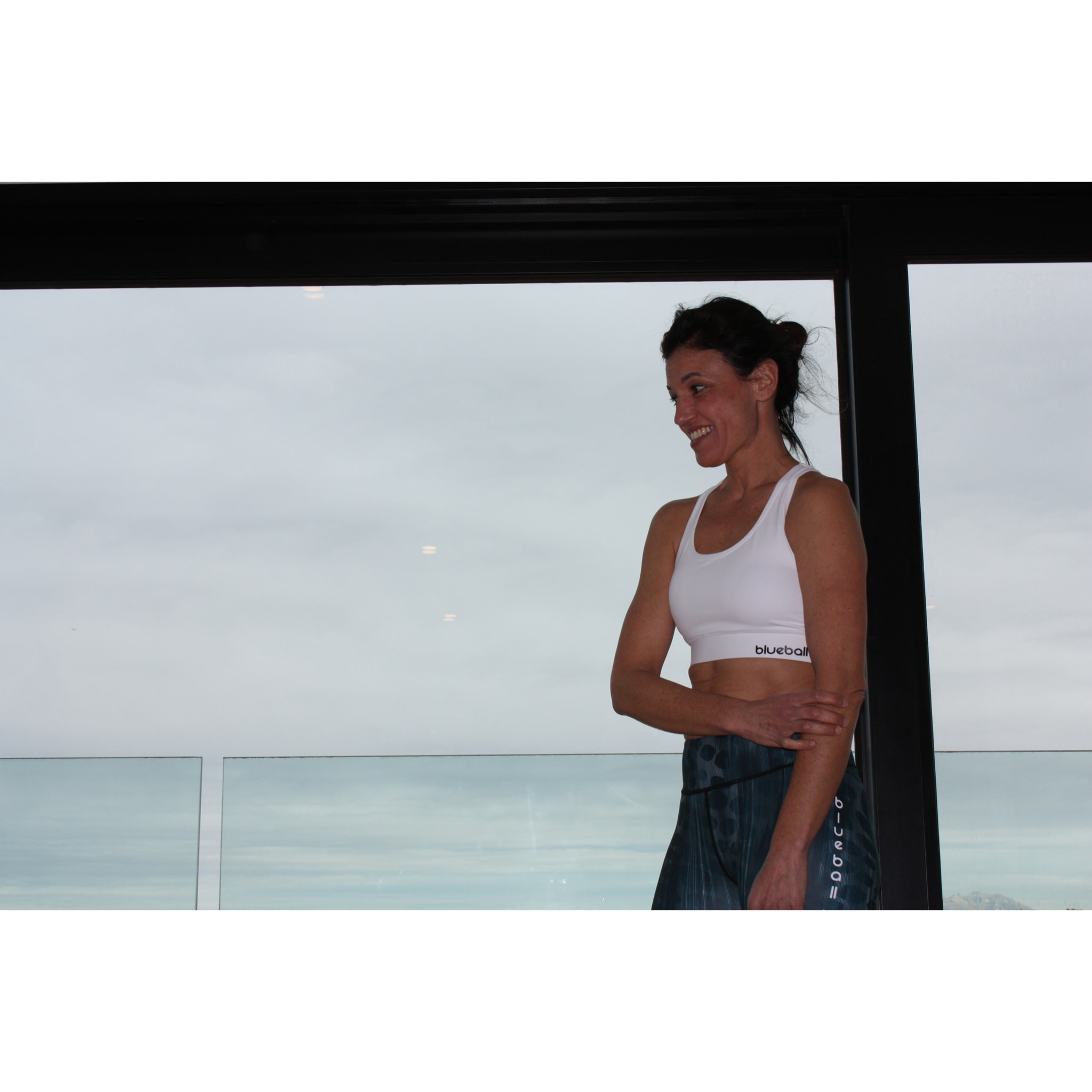 SUJETADOR DEPORTIVO SLIM MUJER BLUEBALL EN BLANCO