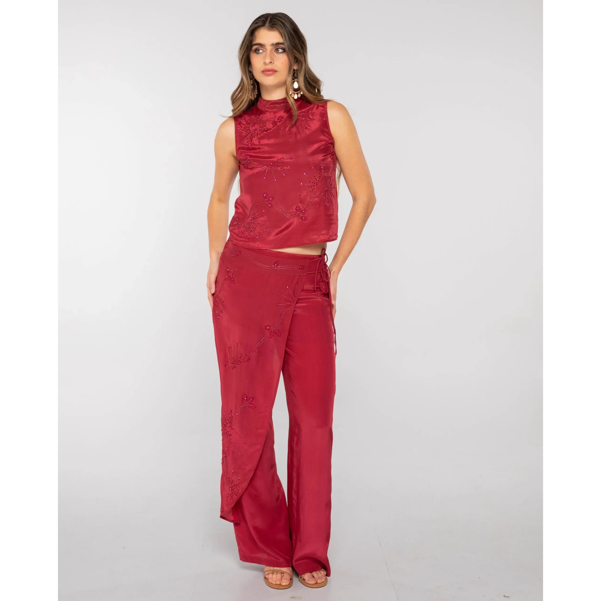 Blusa sin mangas con tejido bordado con abalorios de mujer