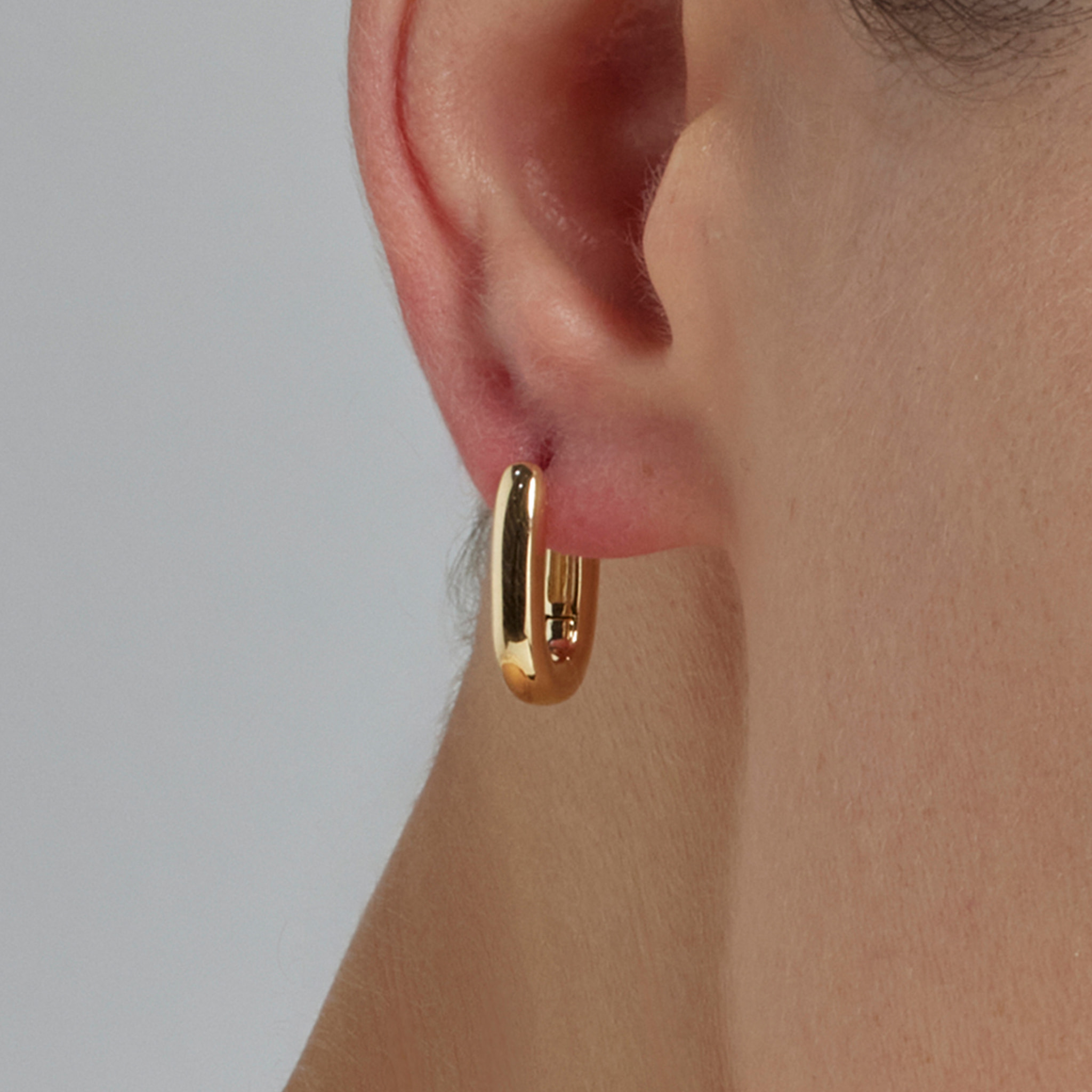 Pendientes acabados en oro amarillo de 18k