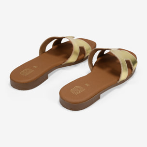 Sandalias planas doradas en piel con plantilla acolchada