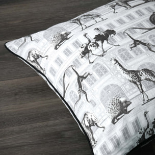 Coussin passepoilé au style décalé - Gris clair