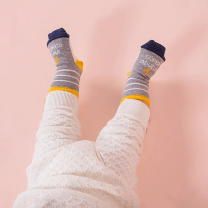 Mini Calcetines "Tengo una súper abuela" talla 31-34
