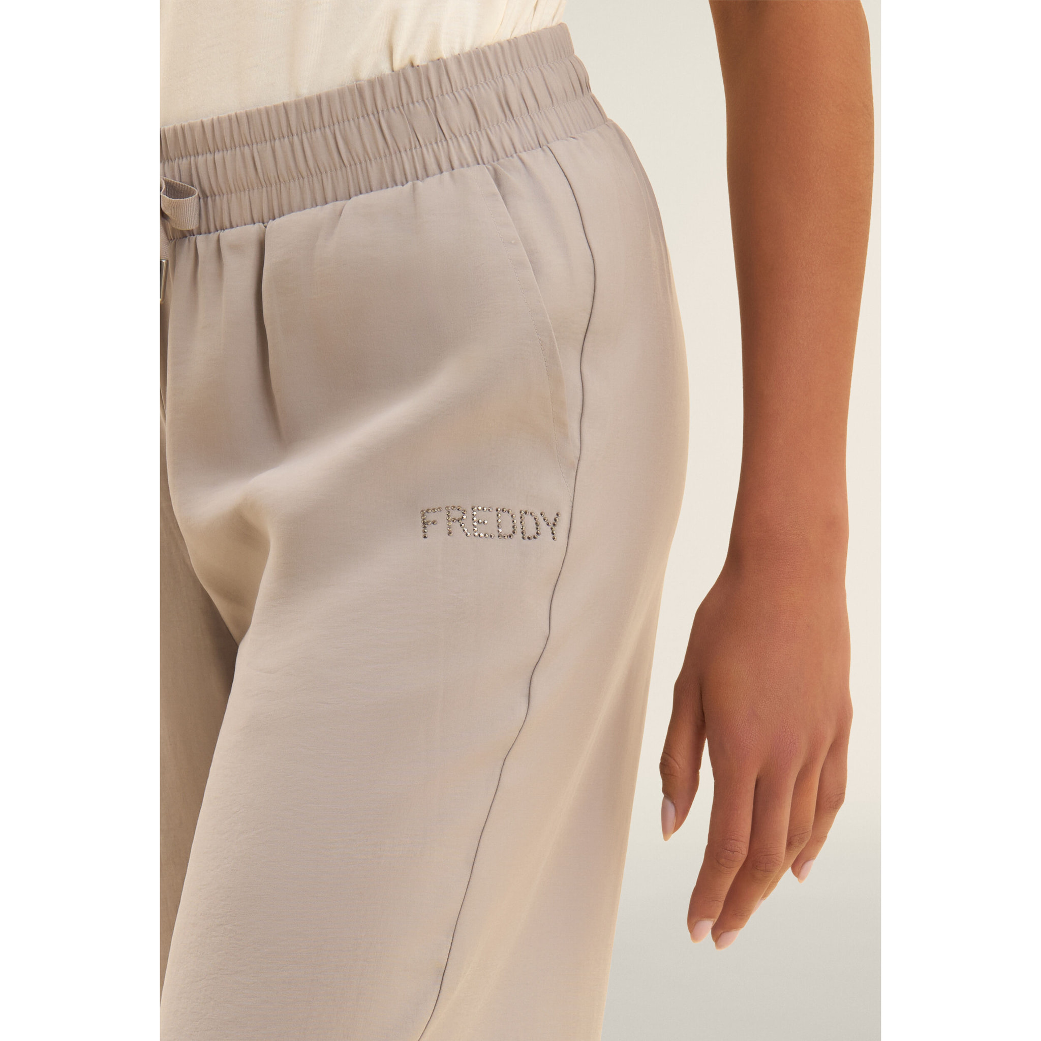 Pantaloni Sportivi Cropped con gamba Wide Leg e strass