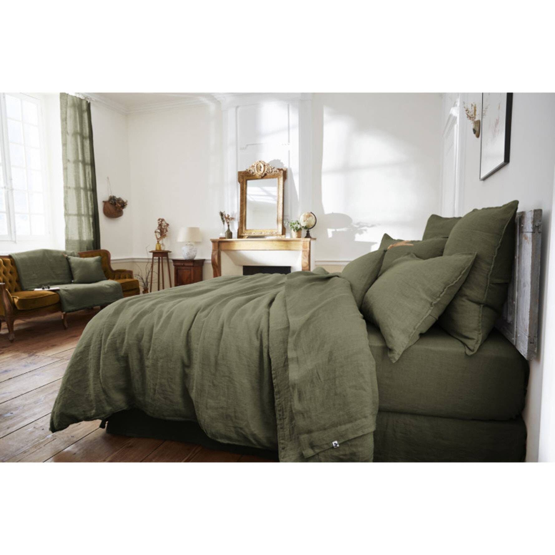 Coussin en lin lavé déhoussable 45 x 45 cm à pompons - 5 coloris - SOLINE