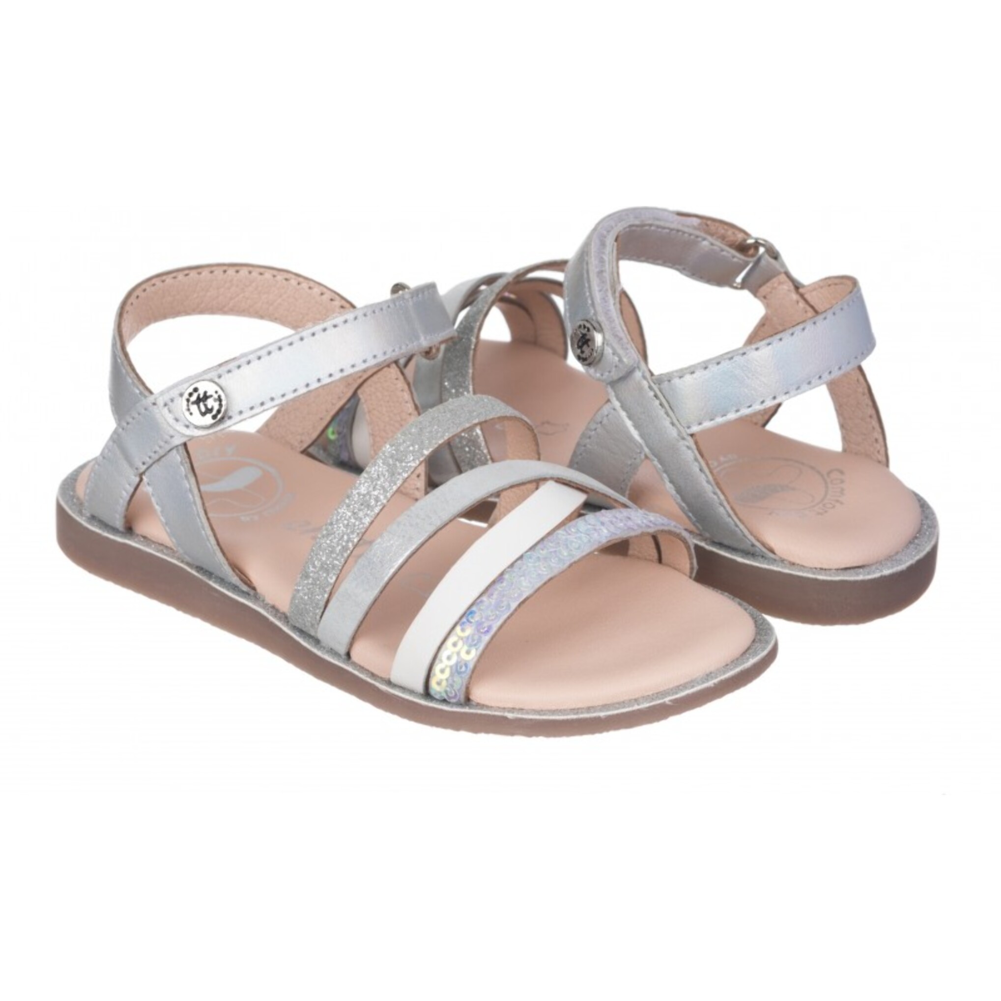 Sandalia en piel con tiras y cierre  velcro