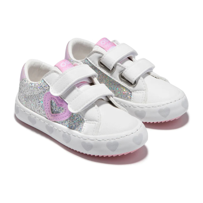 Sneakers bianche con cuori e stelle glitterate