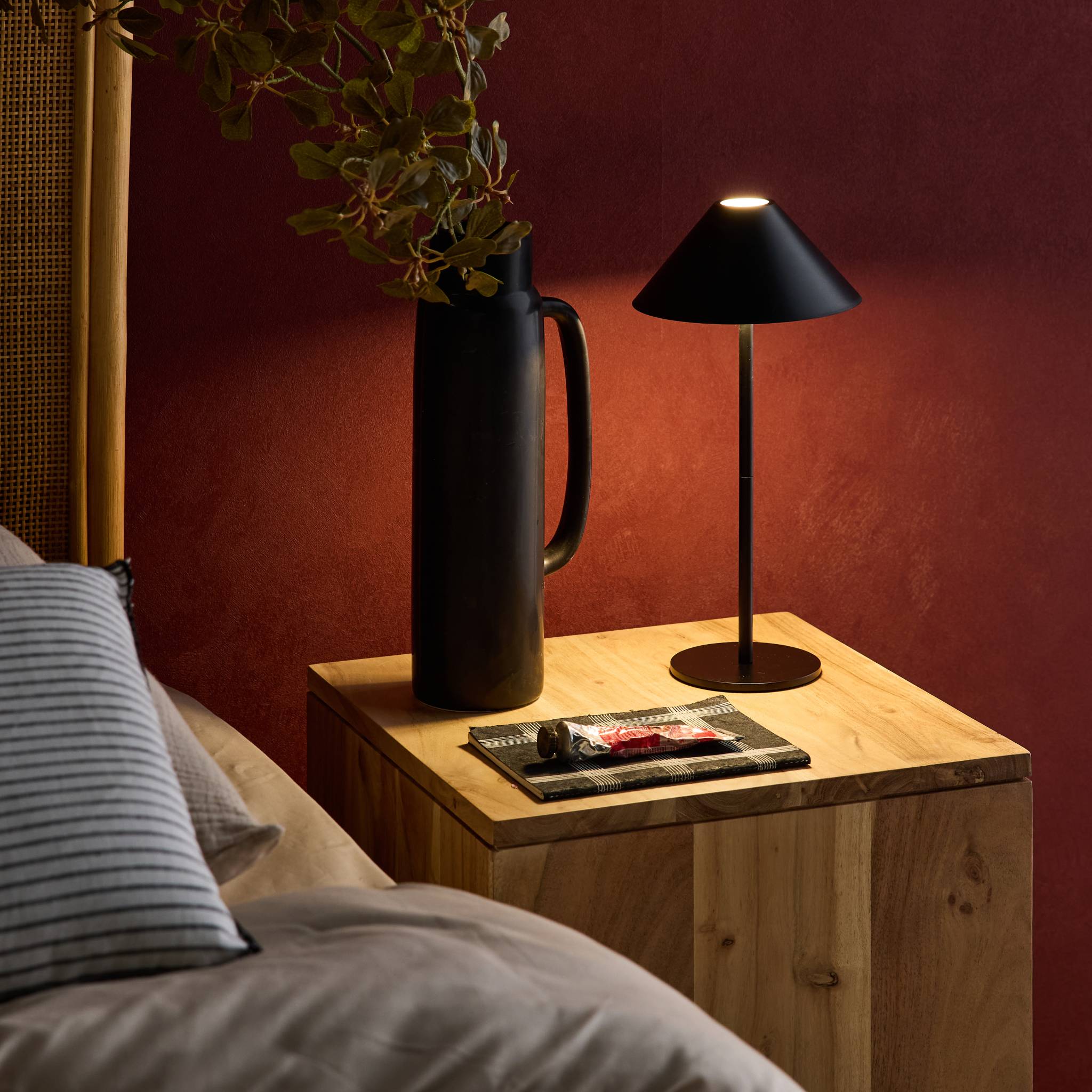 Lampe à poser intérieur/extérieur LED sans fil rechargeable Adam noir H 135cm Ø 19cm