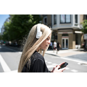 MAGNUSSEN H4 HEADPHONES en color Blanco