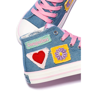 Sneakers alte da bambina con toppe in tela