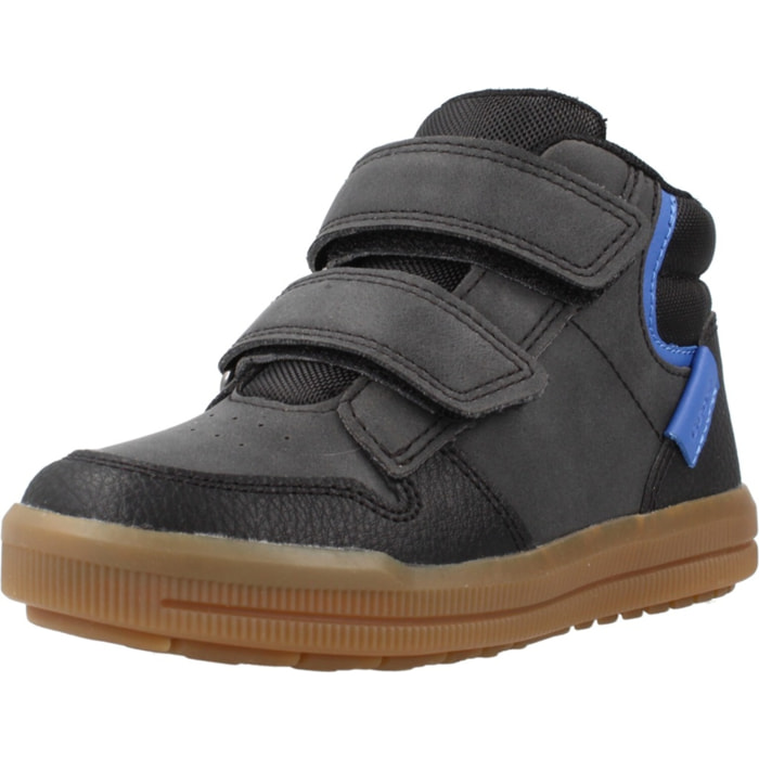 Zapatillas Niño de la marca GEOX  modelo J364AB 0MEFU NEGRO
