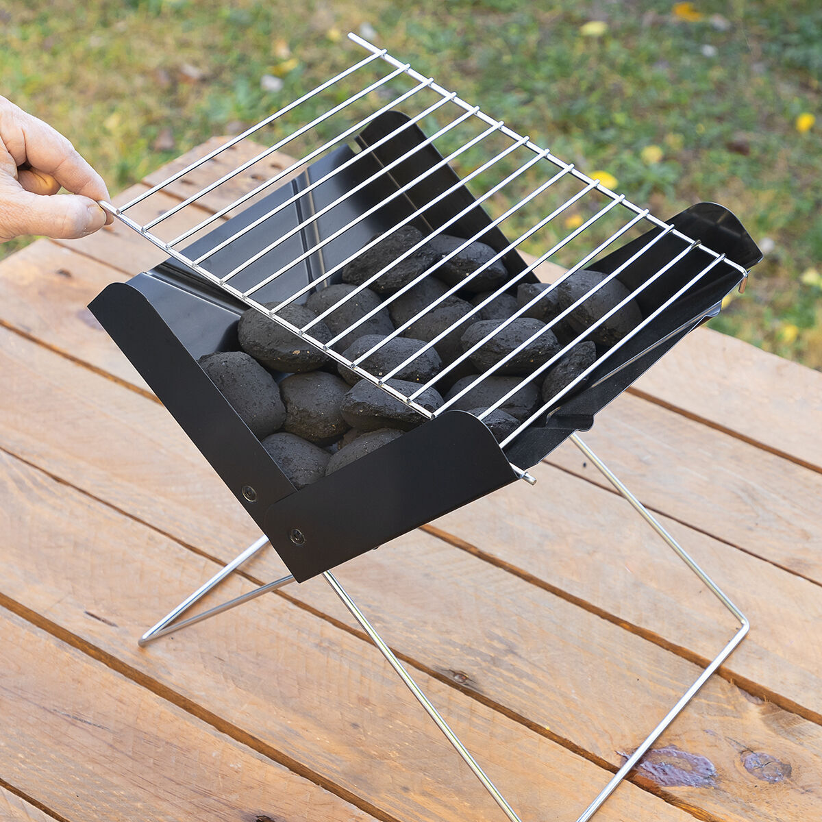 Mini Barbecue a Carbone Pieghevole Portatile Foldecue InnovaGoods