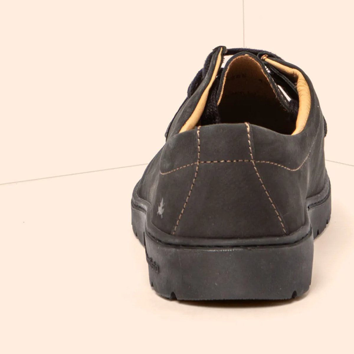 Zapatos N5265 PLEASANT BLACK / NOMADA color Black