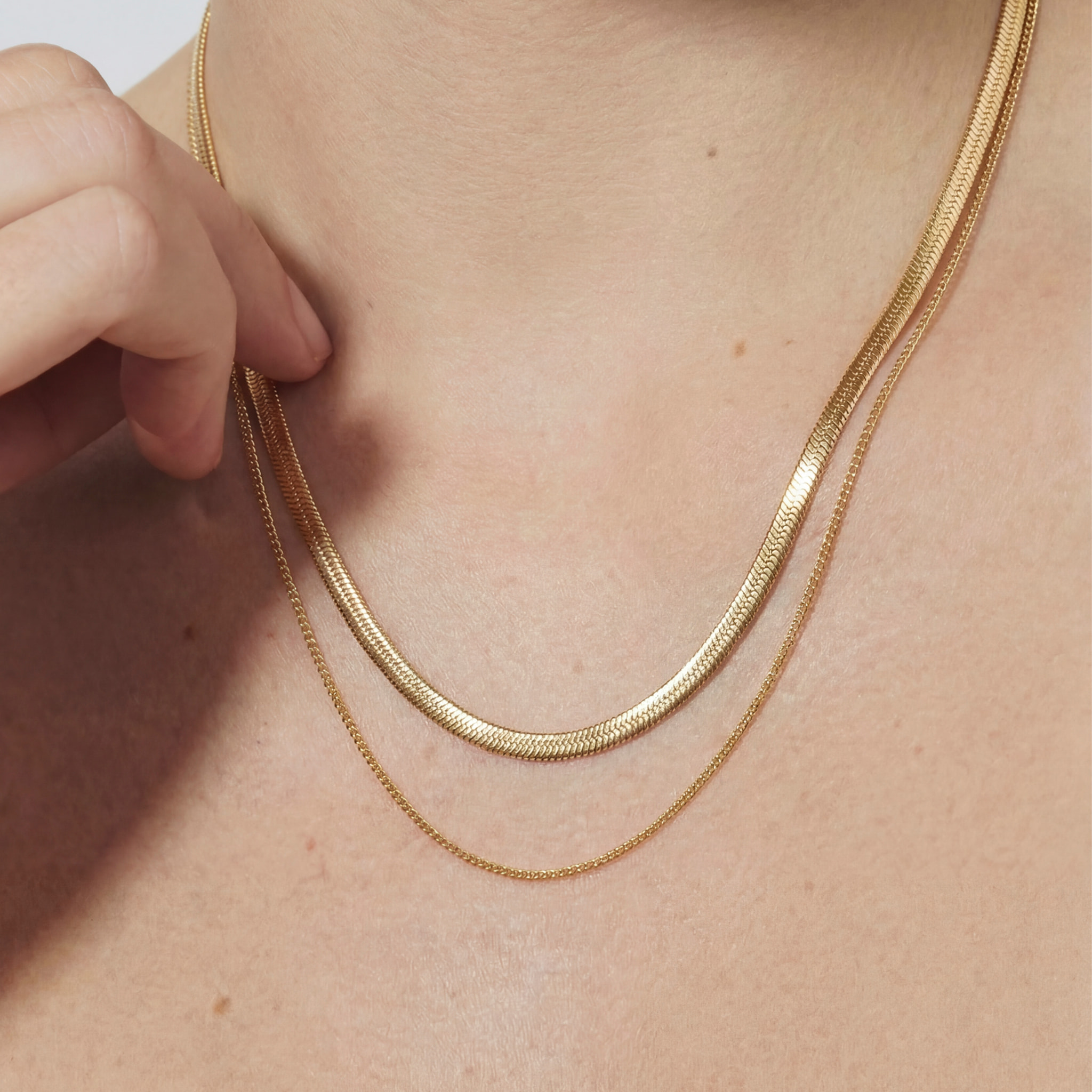 Collar acabado en oro amarillo de 18k