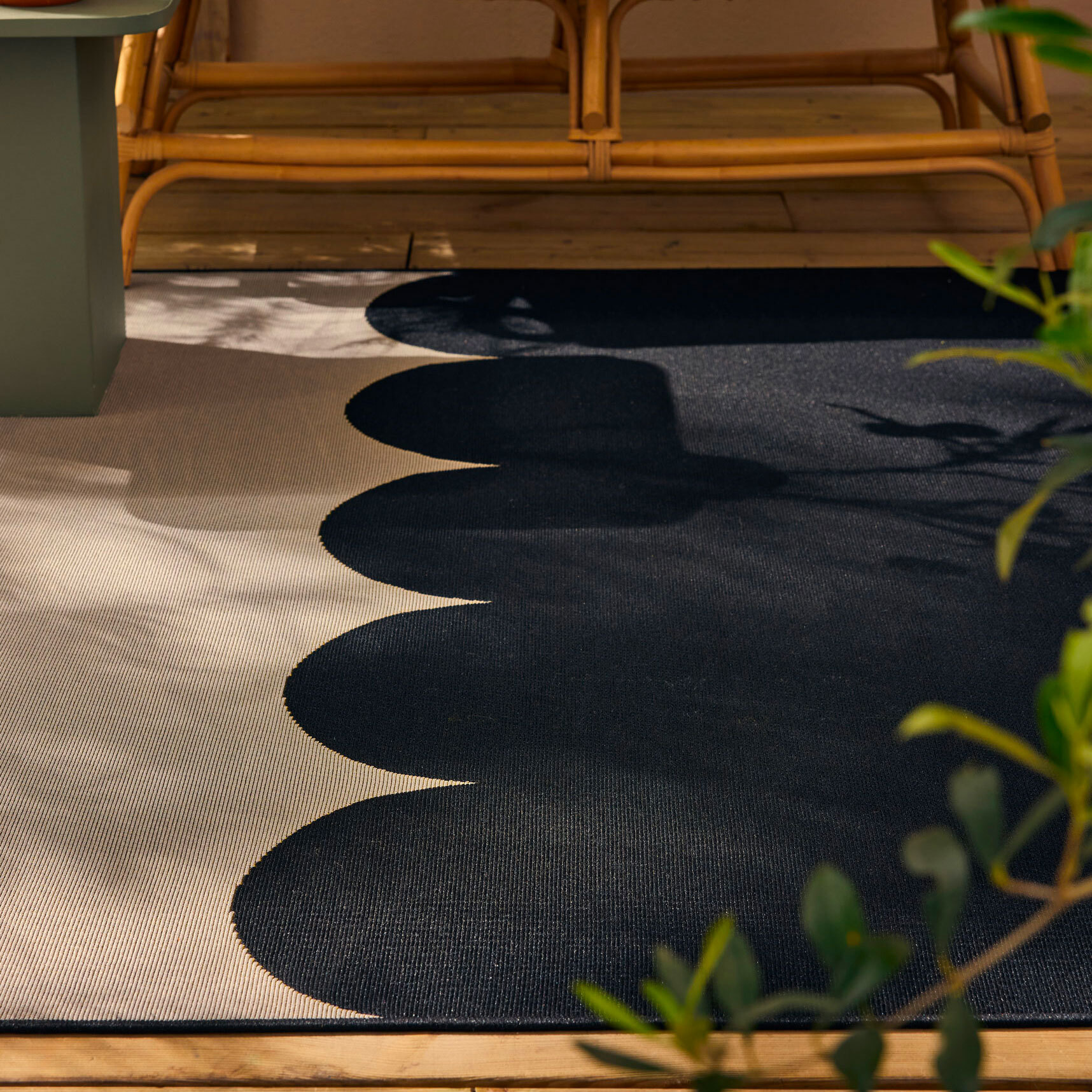 RIVIERA - Tapis intérieur/extérieur à motif festonné bleu