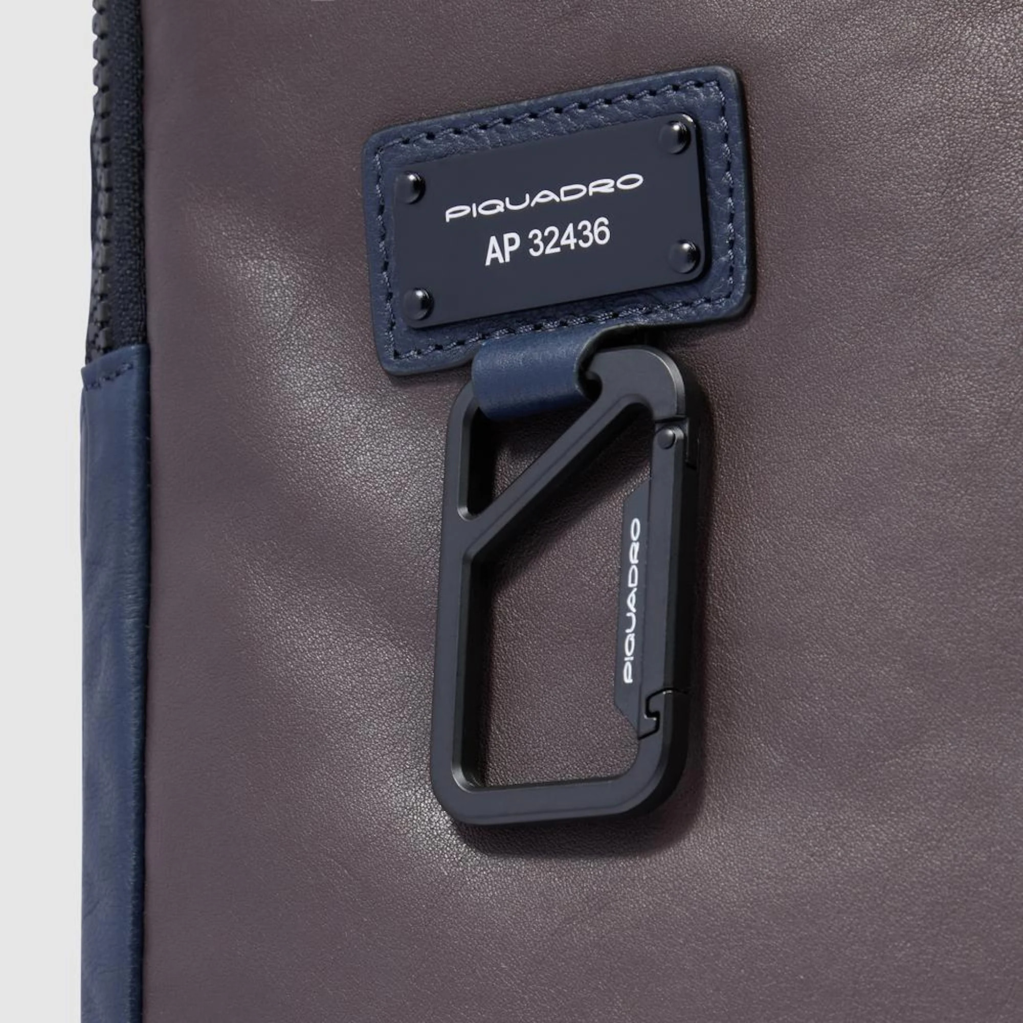 Piquadro Zaino da bici porta pc e porta iPad® con cavo antifurto, agganci per lucchetto e luce portatile