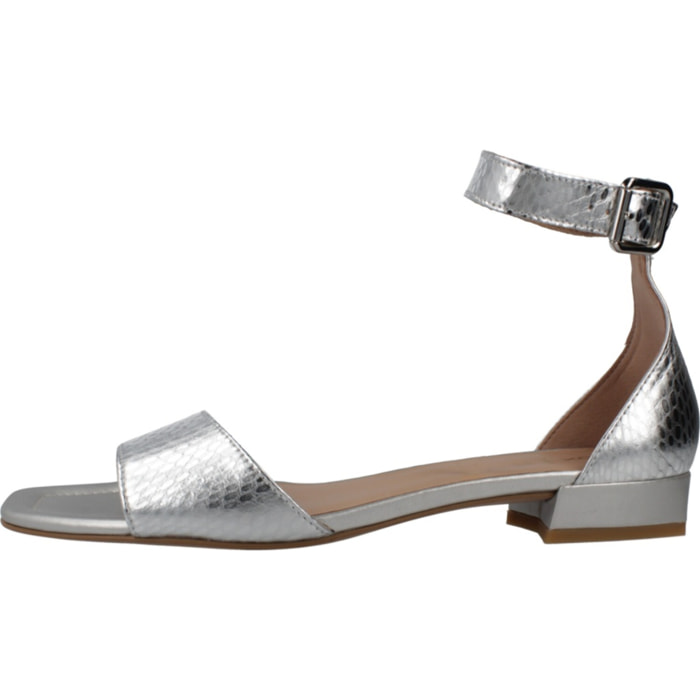 Sandalias Mujer de la marca GEOX  modelo D NEW ERAKLIA 15 PLATA