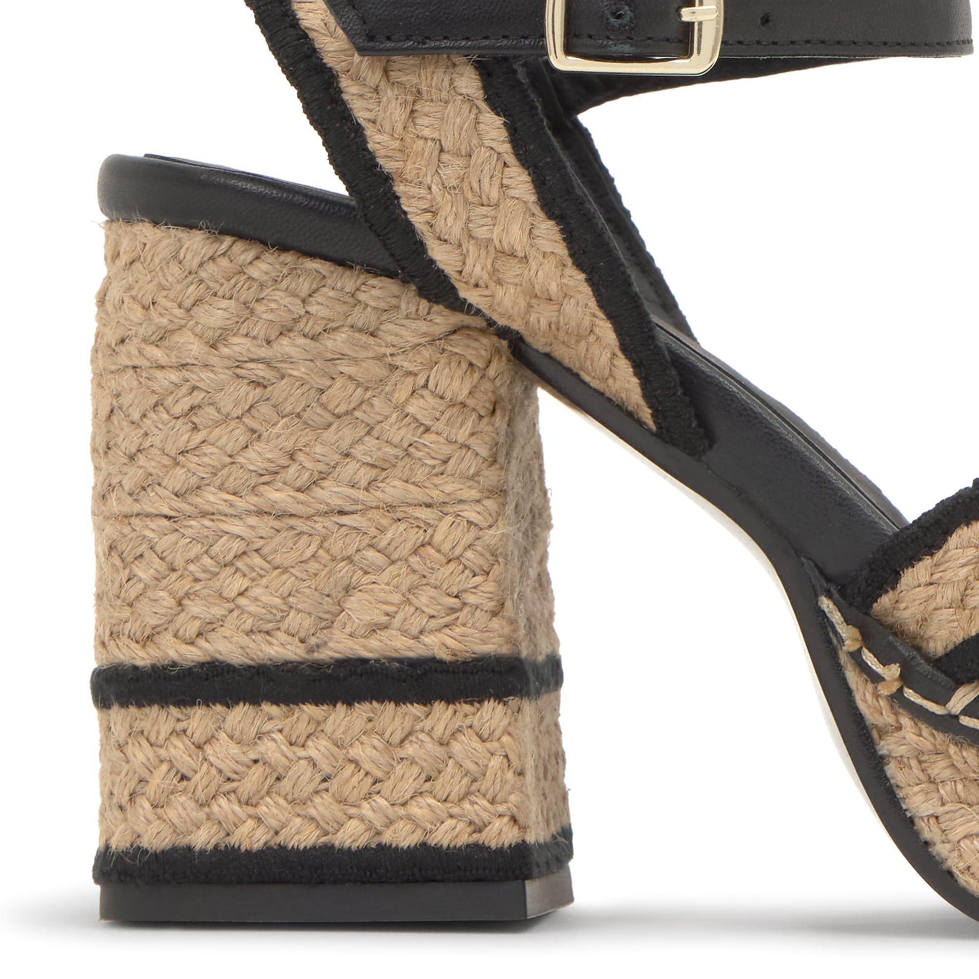 Sandalia Vanish tacón forrado en yute trenzado con hebilla y escote en V