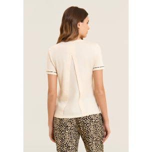 T-shirt con inserto crinkle sul retro e dettagli animalier