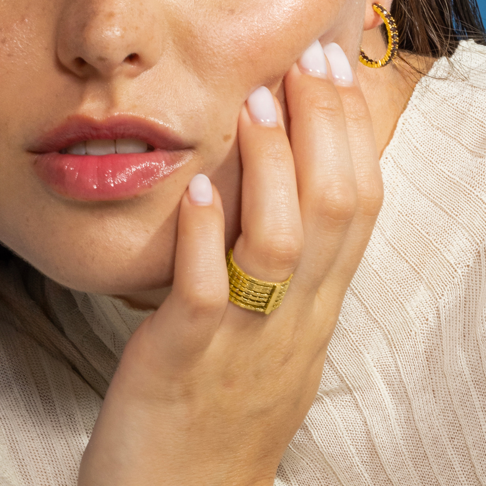 Anillo LUX BY LUX acabado oro 18k