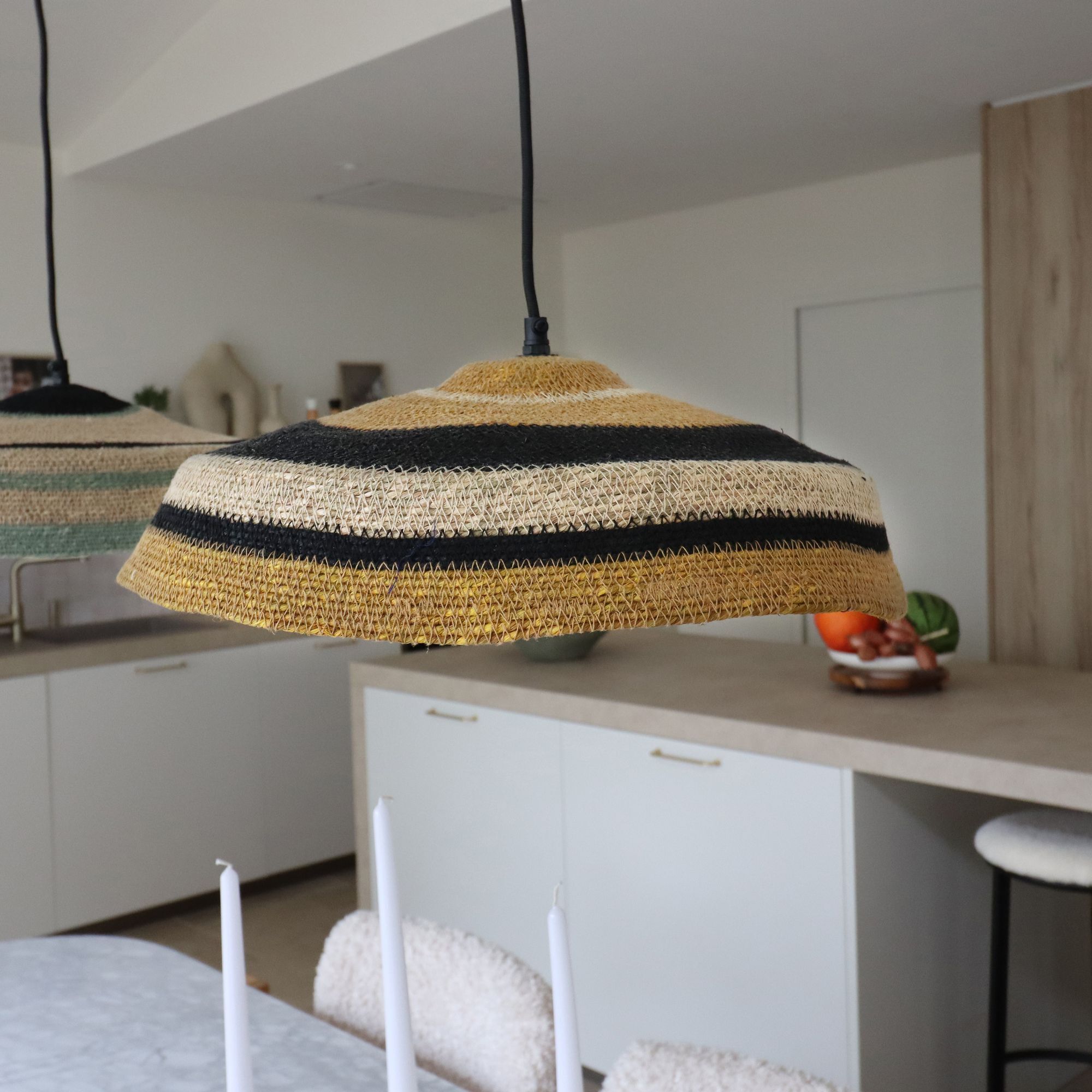 Suspension en jonc de mer naturel et ocre TRINIDAD