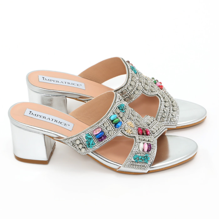 Sandali in simil pelle con tacco comodo ed applicazione di strass e pietre