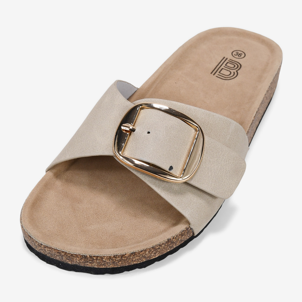 Sandalias planas beige con hebilla metálica