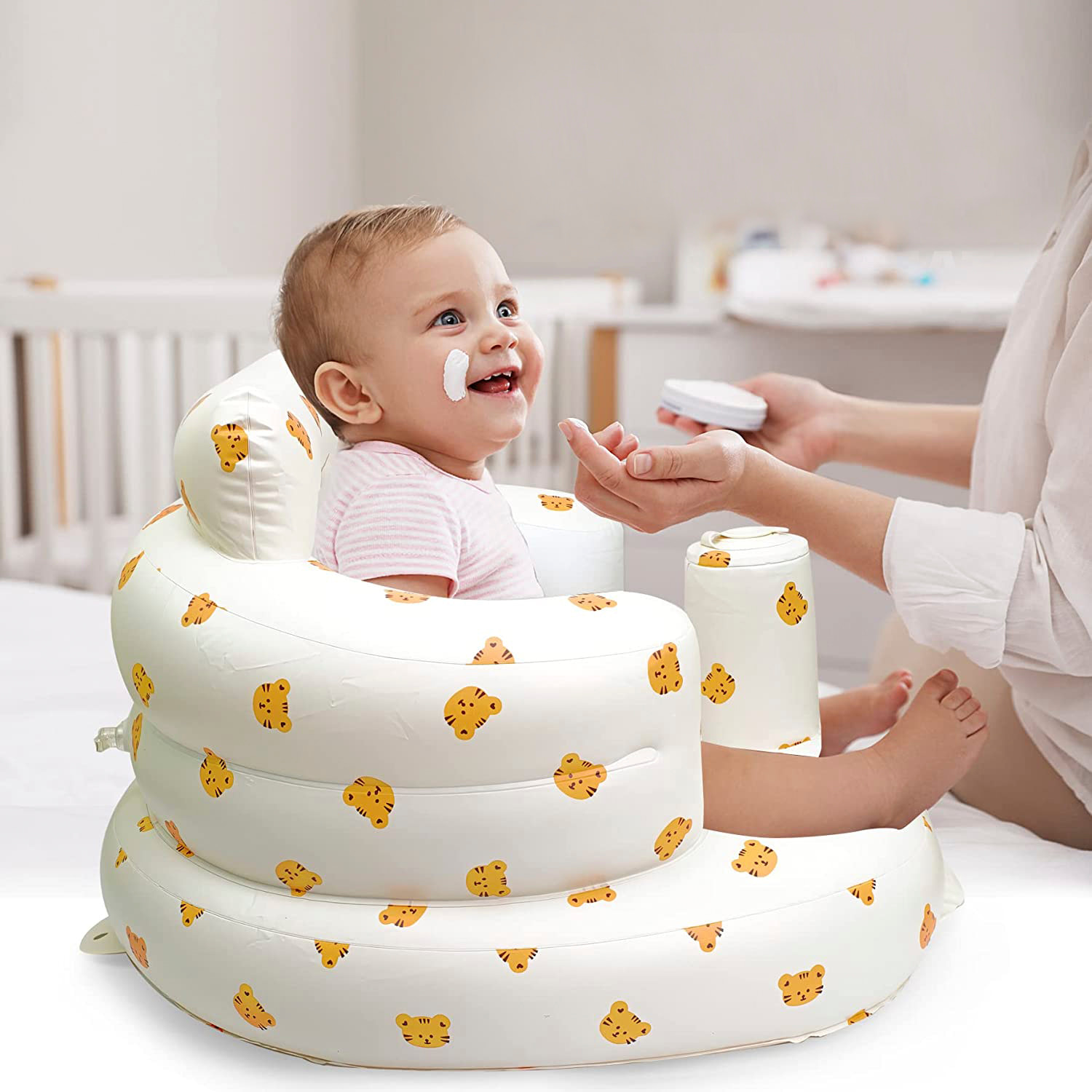 DAM Silla hinchable para bebés, diseño tigres. 58x47x35 Cm. Color: Tigre
