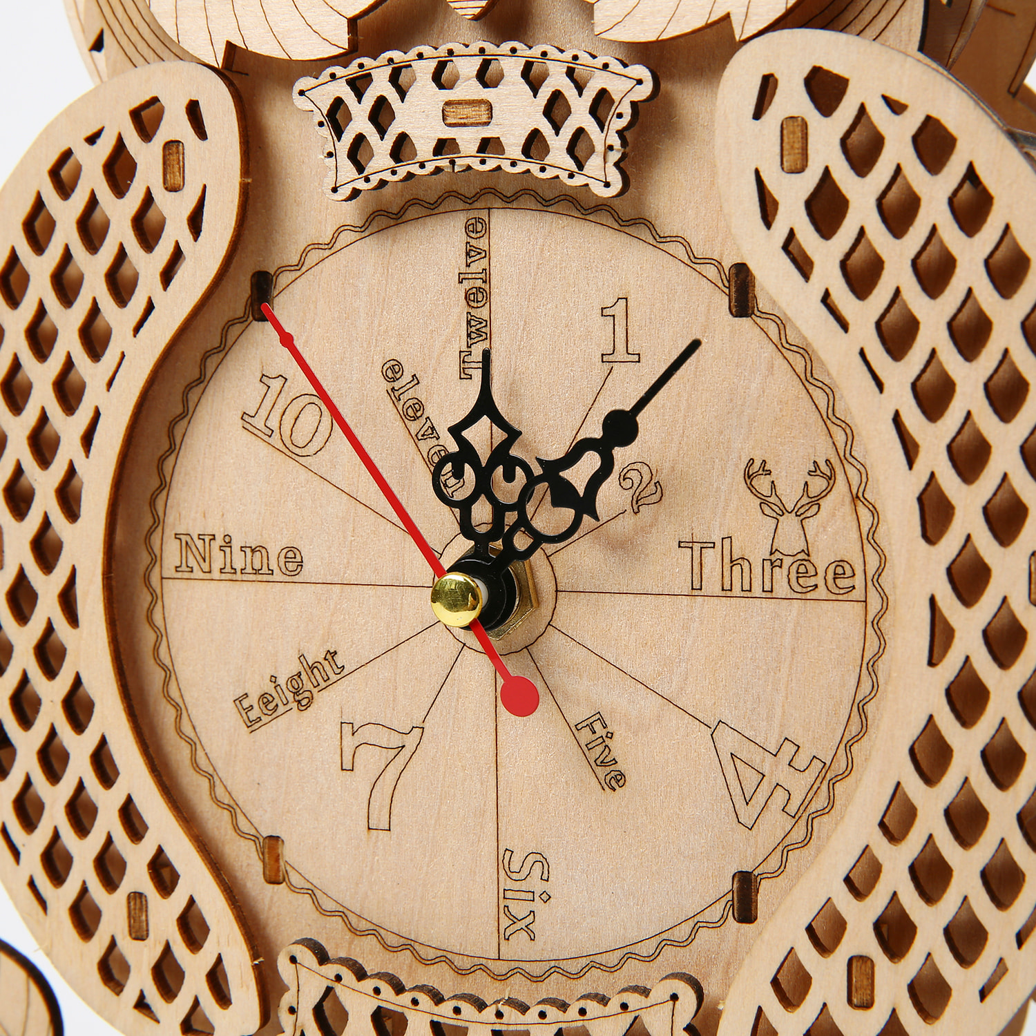 Maqueta de Madera 3D, diseño de Reloj con forma de Búho. 46 piezas.