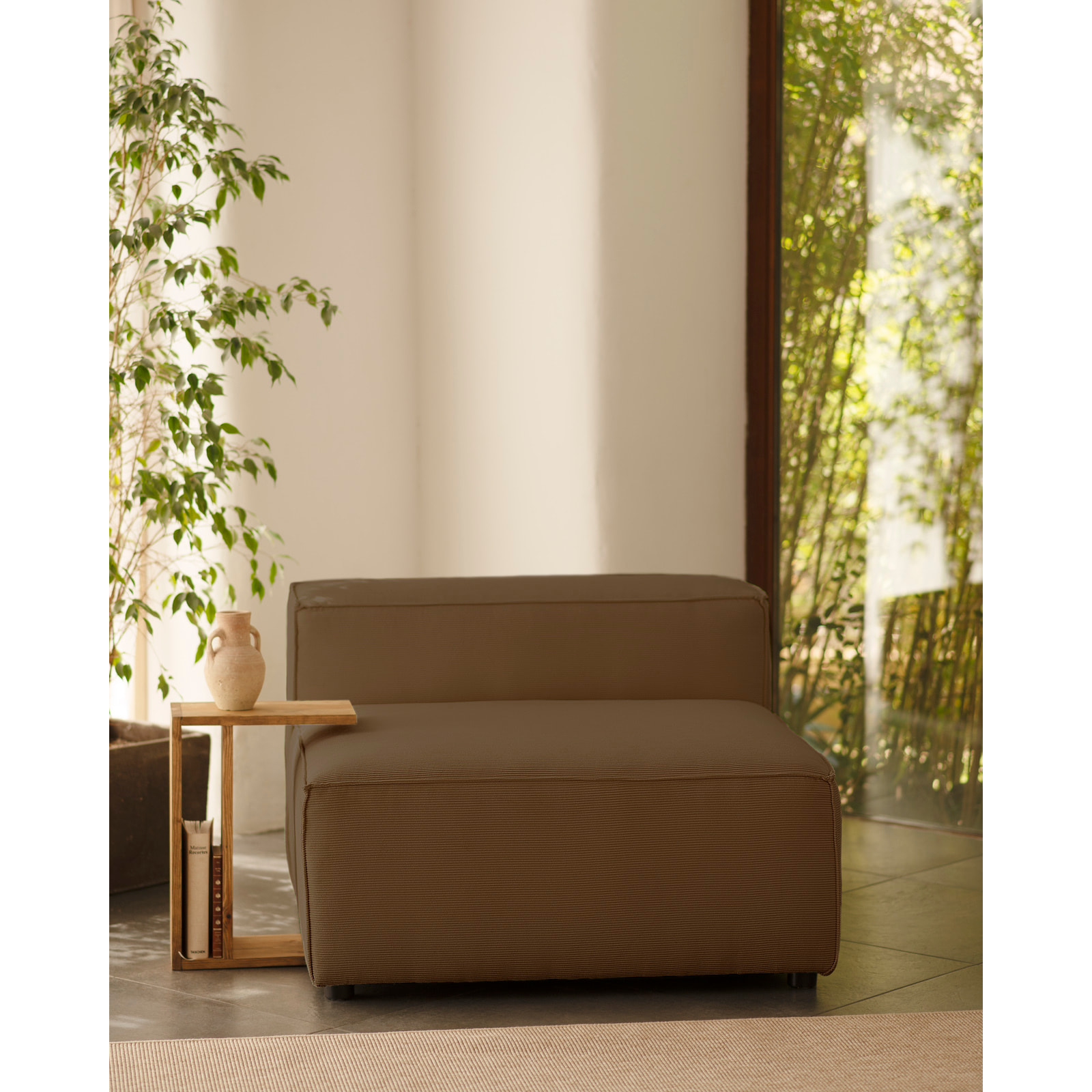 Fauteuil en velours côtelé couleur marron taupe de 110x90cm Hauteur: 70 Longueur: 110 Largeur: 90