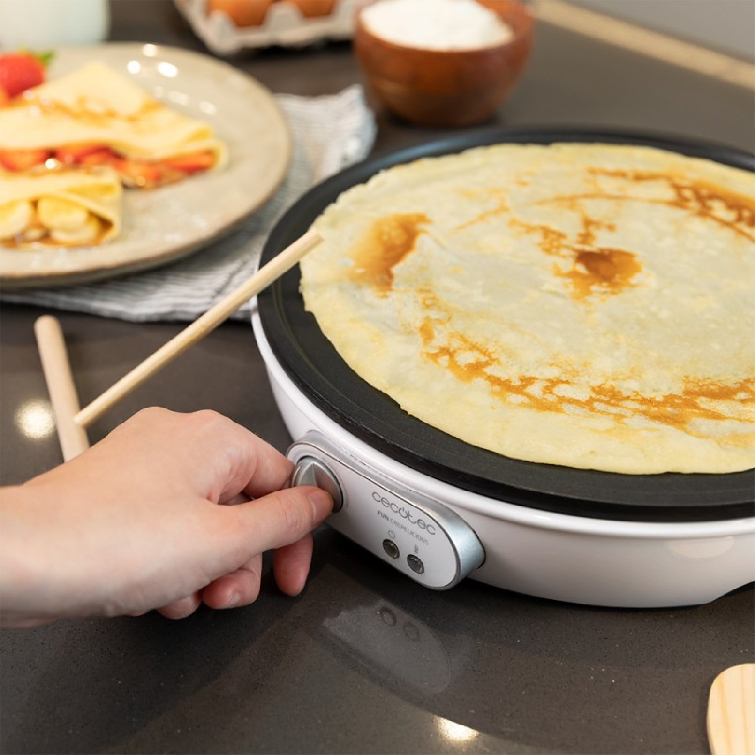 Cecotec Crêpière Fun Crepelicious 1000 W, plaque avec revêtement anti-adhésif, t