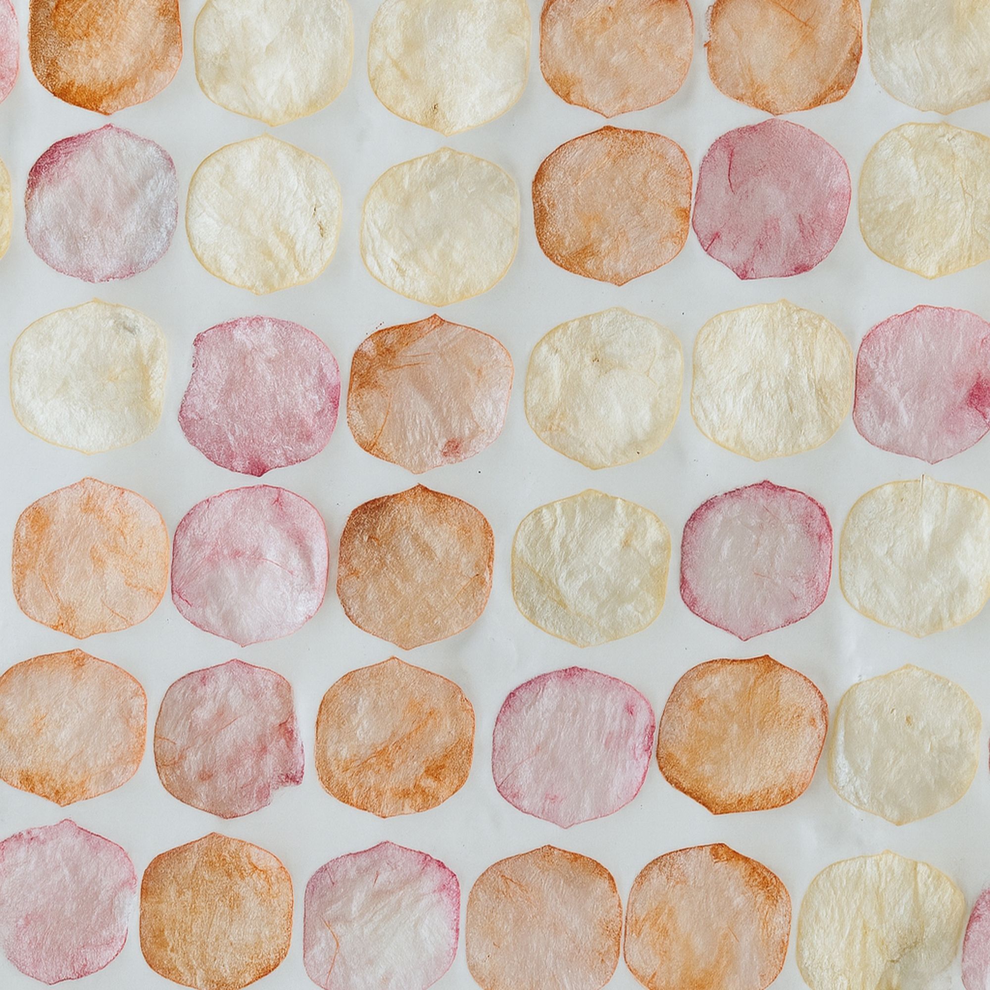 Plateau rond avec poignée en coquille de capiz rose ELORA