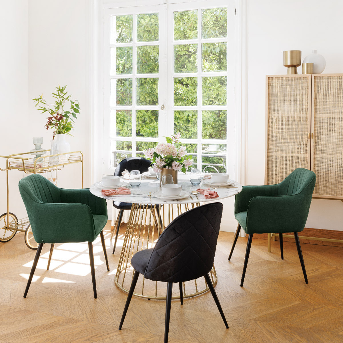 Chaise "Slano" - noir - velours - pieds métal noir