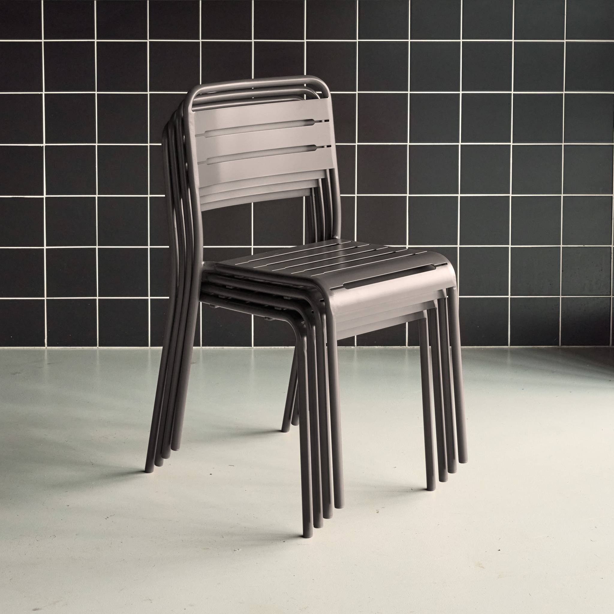 Lot de 4 chaises de jardin acier. 4 places. anthracite. Amelia. L44 x P52 x H79cm