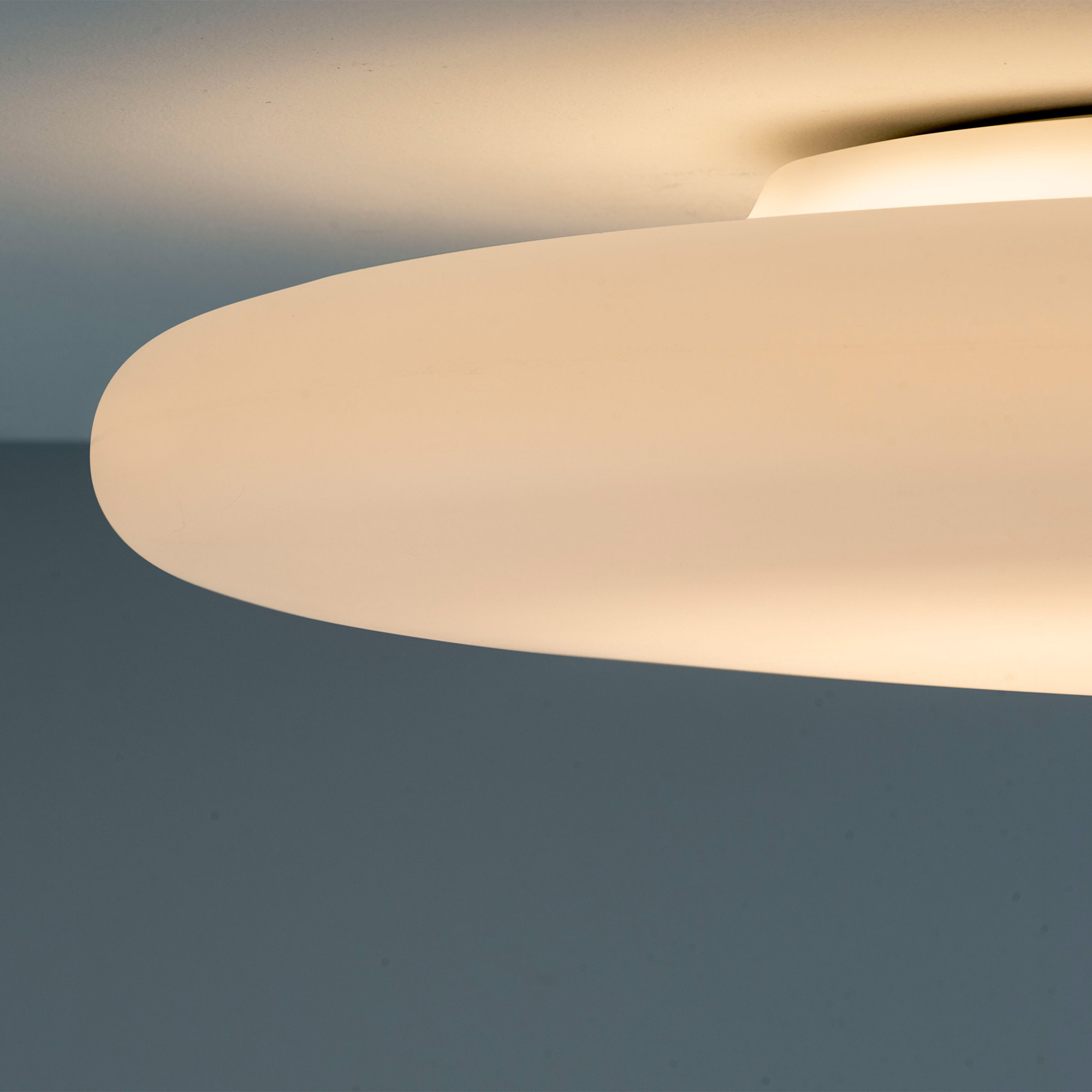 LEDS C4 Plafón de exterior IP65 Mega ø1200mm LED 81.4 SW 3000-4000K DALI Blanco opal 8303lm