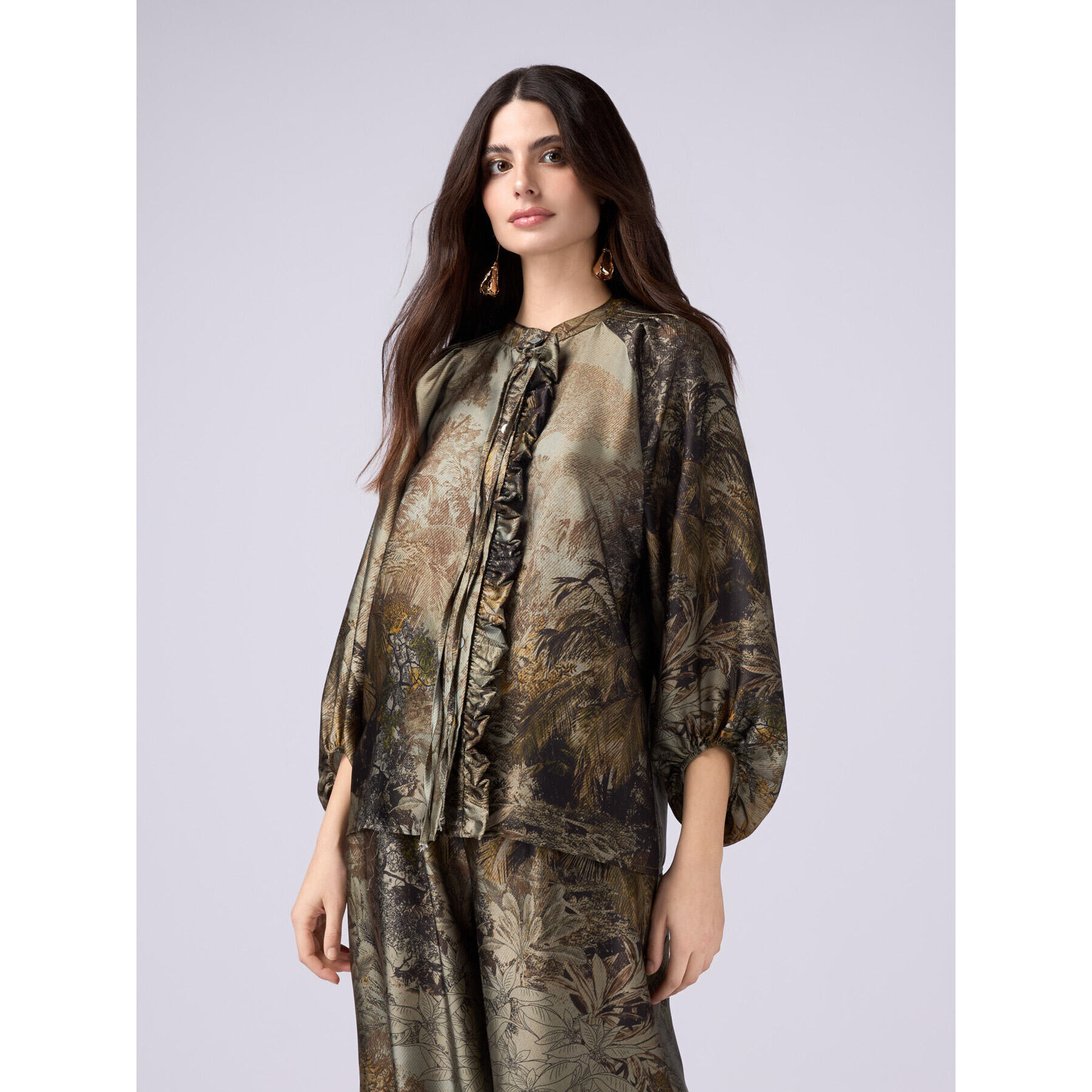 Oltre - Blusa in raso fantasia con volant - Verde