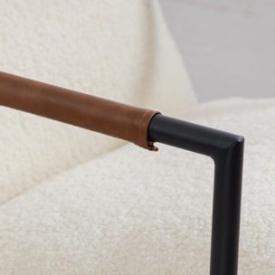 Fauteuil lounge design assise suspendue PU camel acier noir bouclette blanc cassé