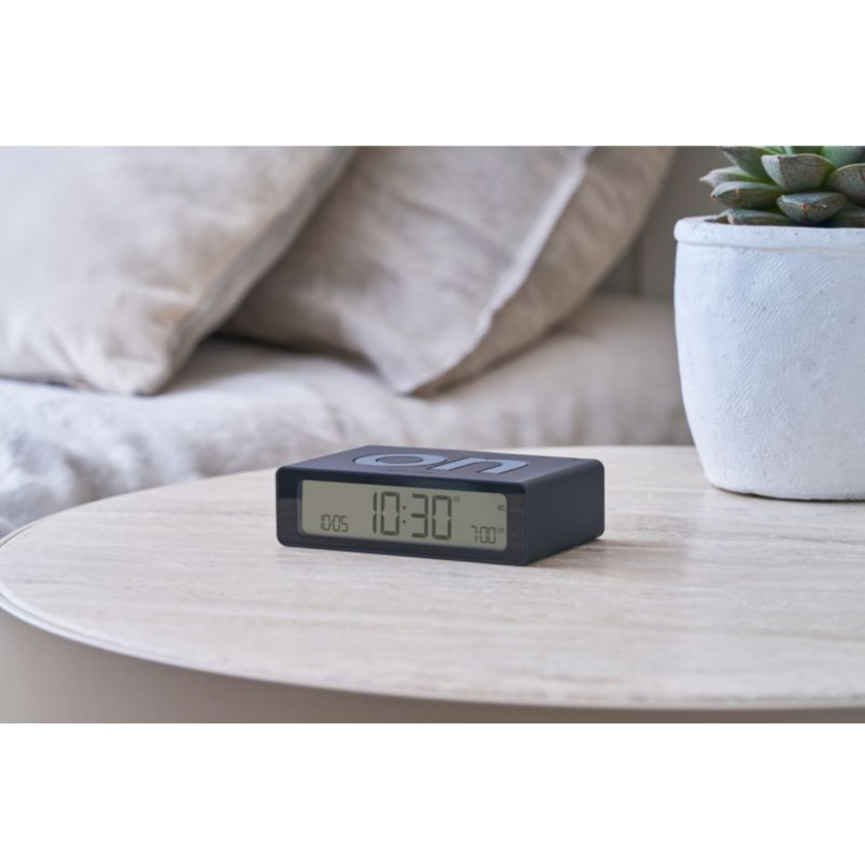 Réveil LEXON Flip Mini de Voyage Rechargeable Noir