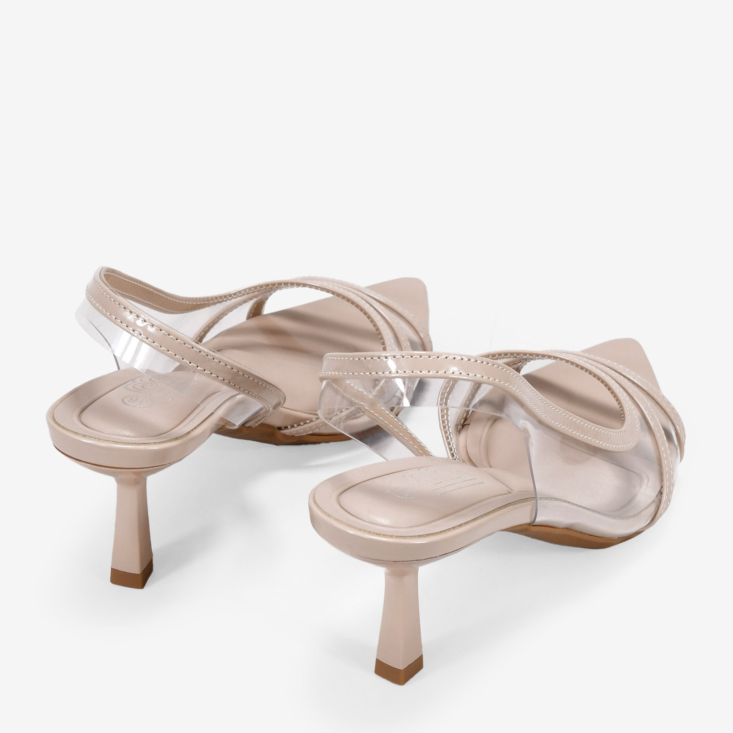 Sandalias de tacón kitten beige con vinilo