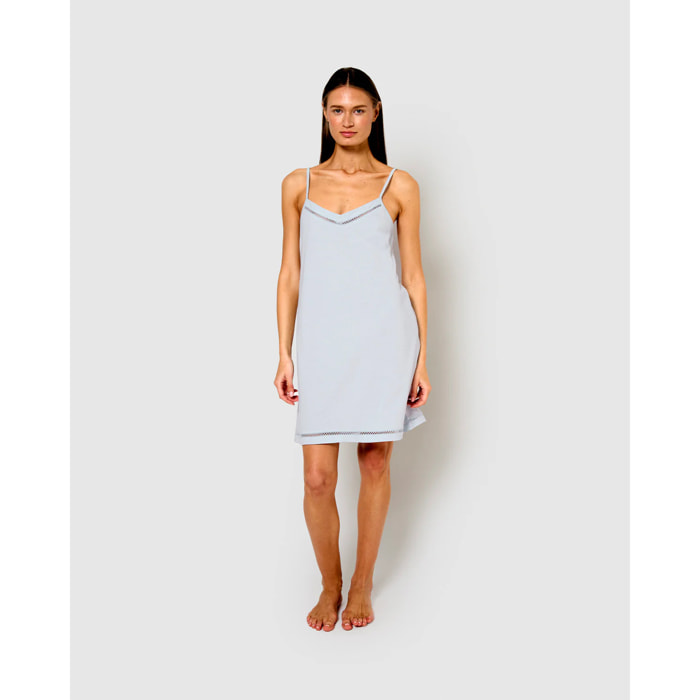 Camisón corto tirantes vainica celeste