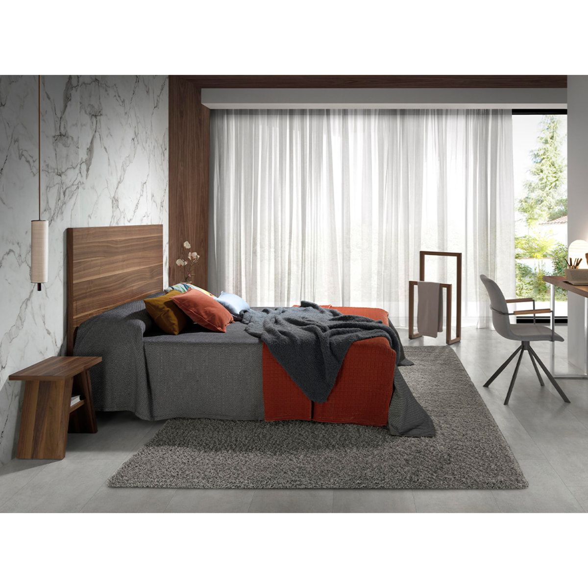 Galán de noche Angel Cerdá en madera maciza de nogal 48x25x90cm