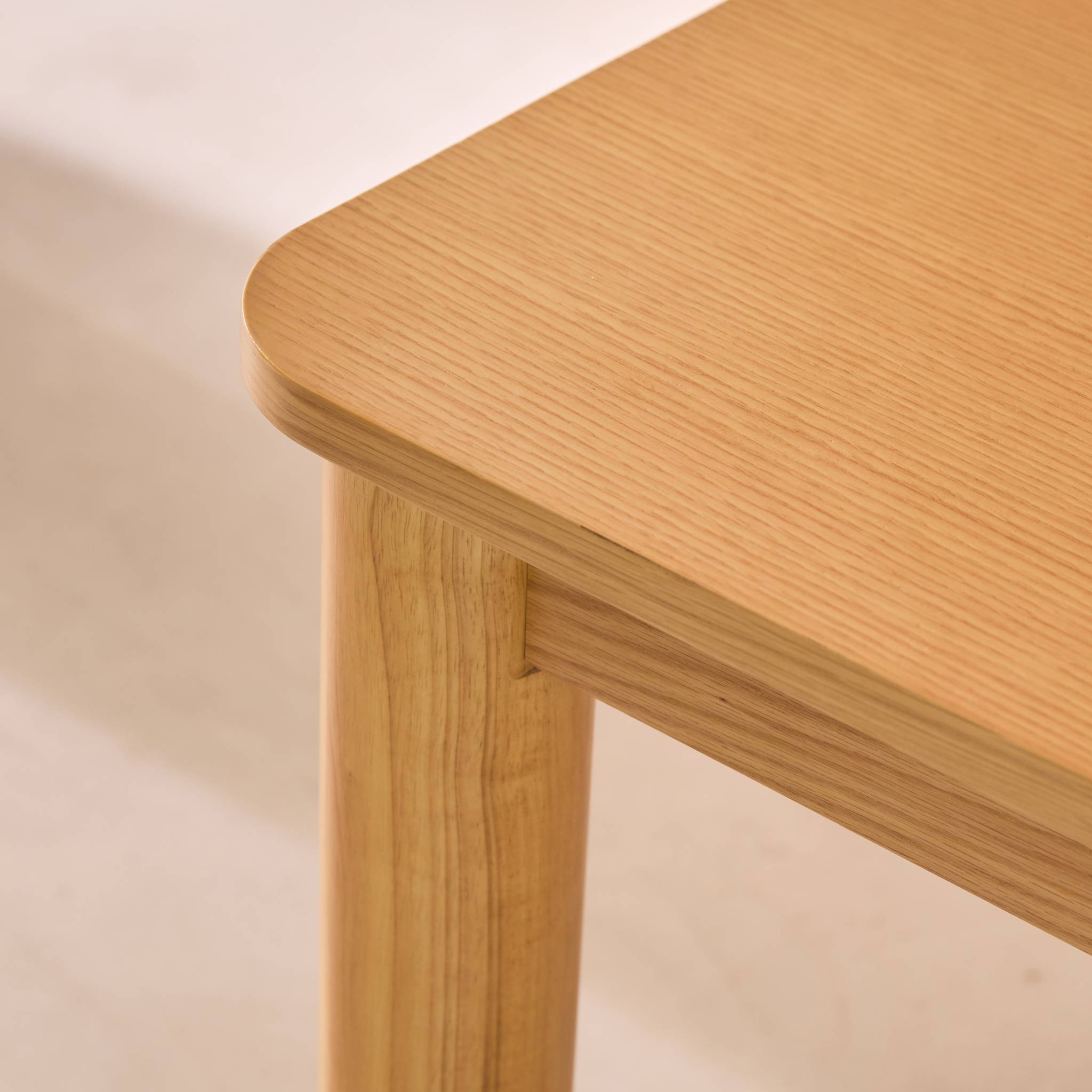 Table à manger rectangulaire extensible bois d'hévéa et placage chêne naturel 6 à 10 places - 170-270cm - Solene