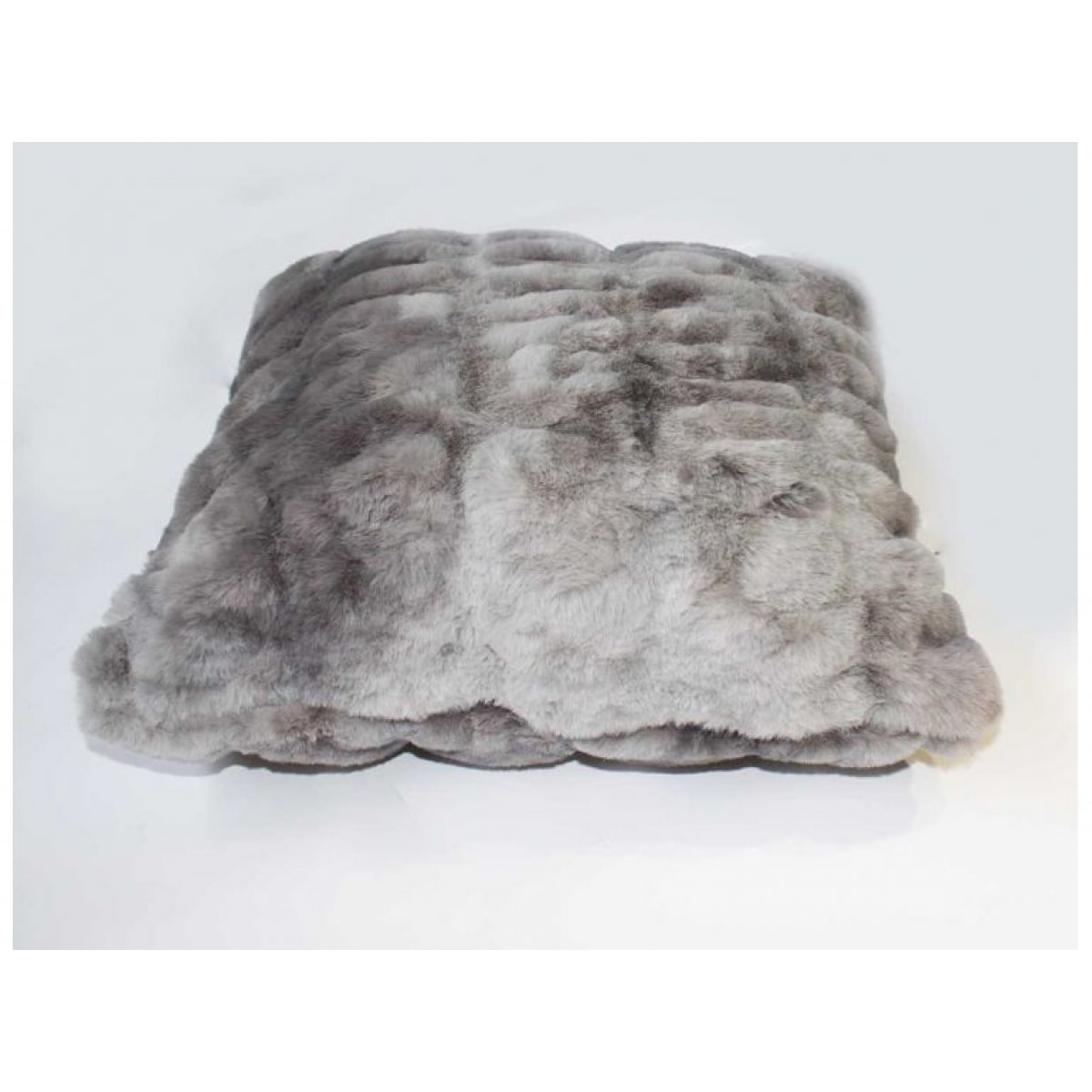 Coussin gris doux en fausse fourrure - COCOON