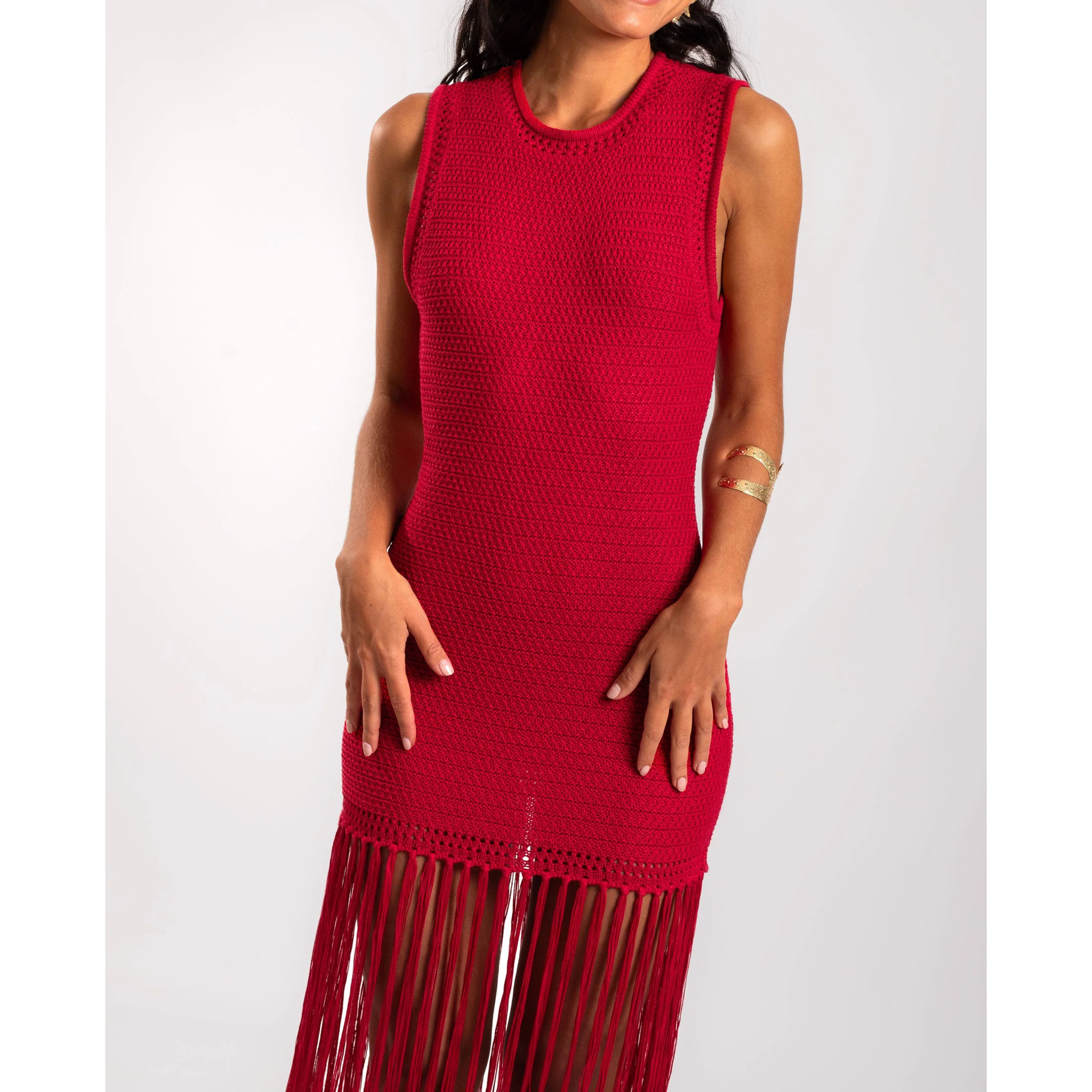 Vestido de punto elástico con flecos y corte ajustado