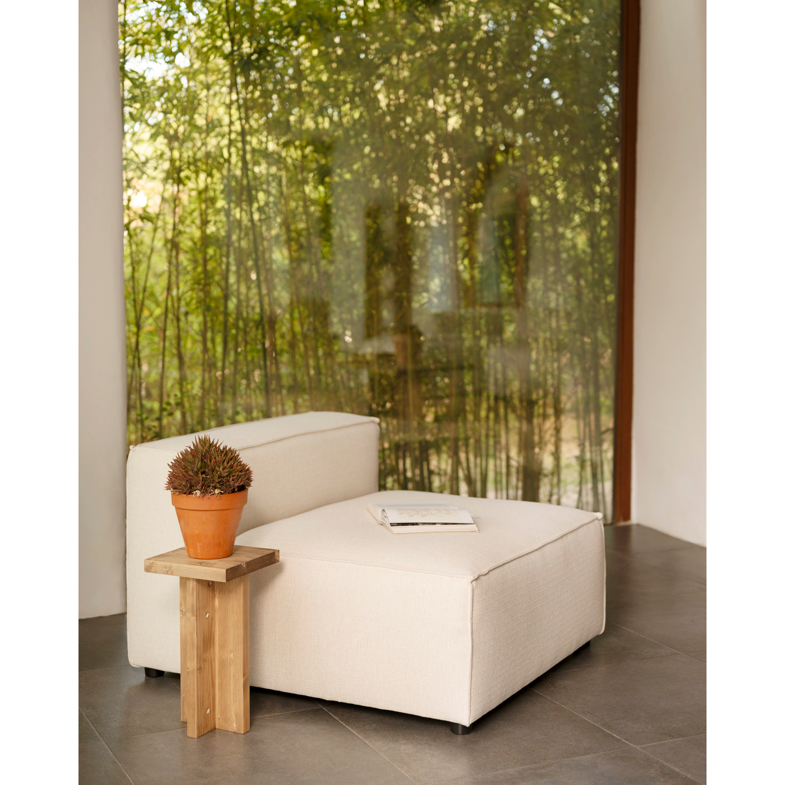 Fauteuil couleur blanc cassé de 110x90cm Hauteur: 70 Longueur: 110 Largeur: 90